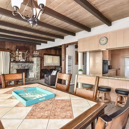 West Newport Duplex On The Sand With Patio-Sleeps 12
